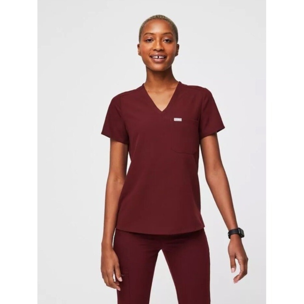 Figs‎ Catarina One-Pocket Scrub Top Color Burgundy Size Medium